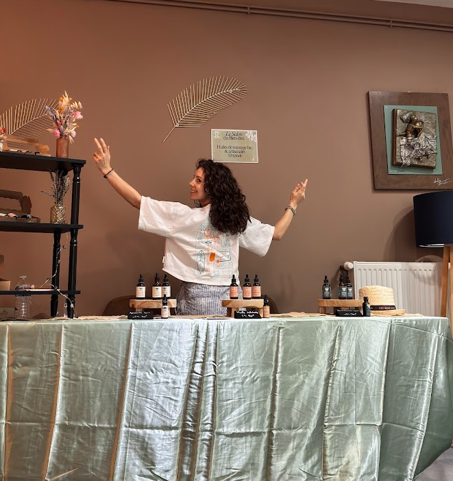 Lea, créatrice d'huile de massage bio à Champdieu
